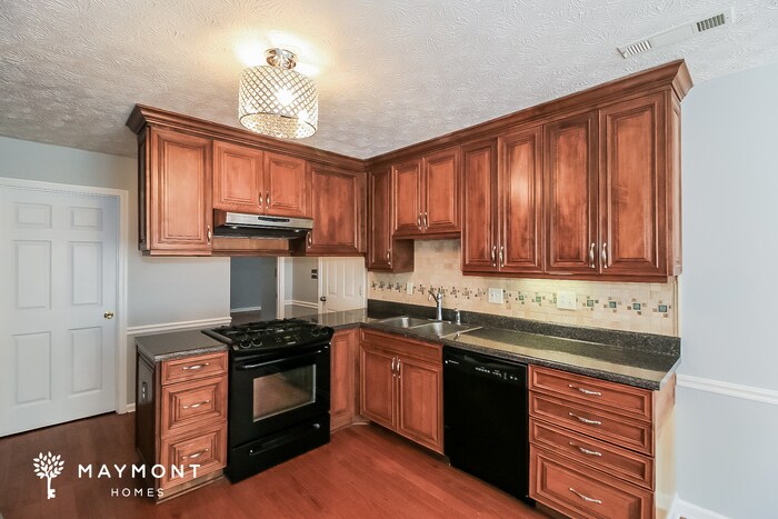 Building Photo - 295 N Oakland Cir