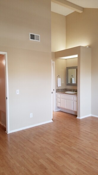 Building Photo - 433 Bryson Springs