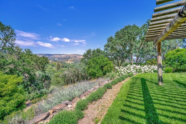 Building Photo - Welcome to Your Luxurious Napa Valley Retr...