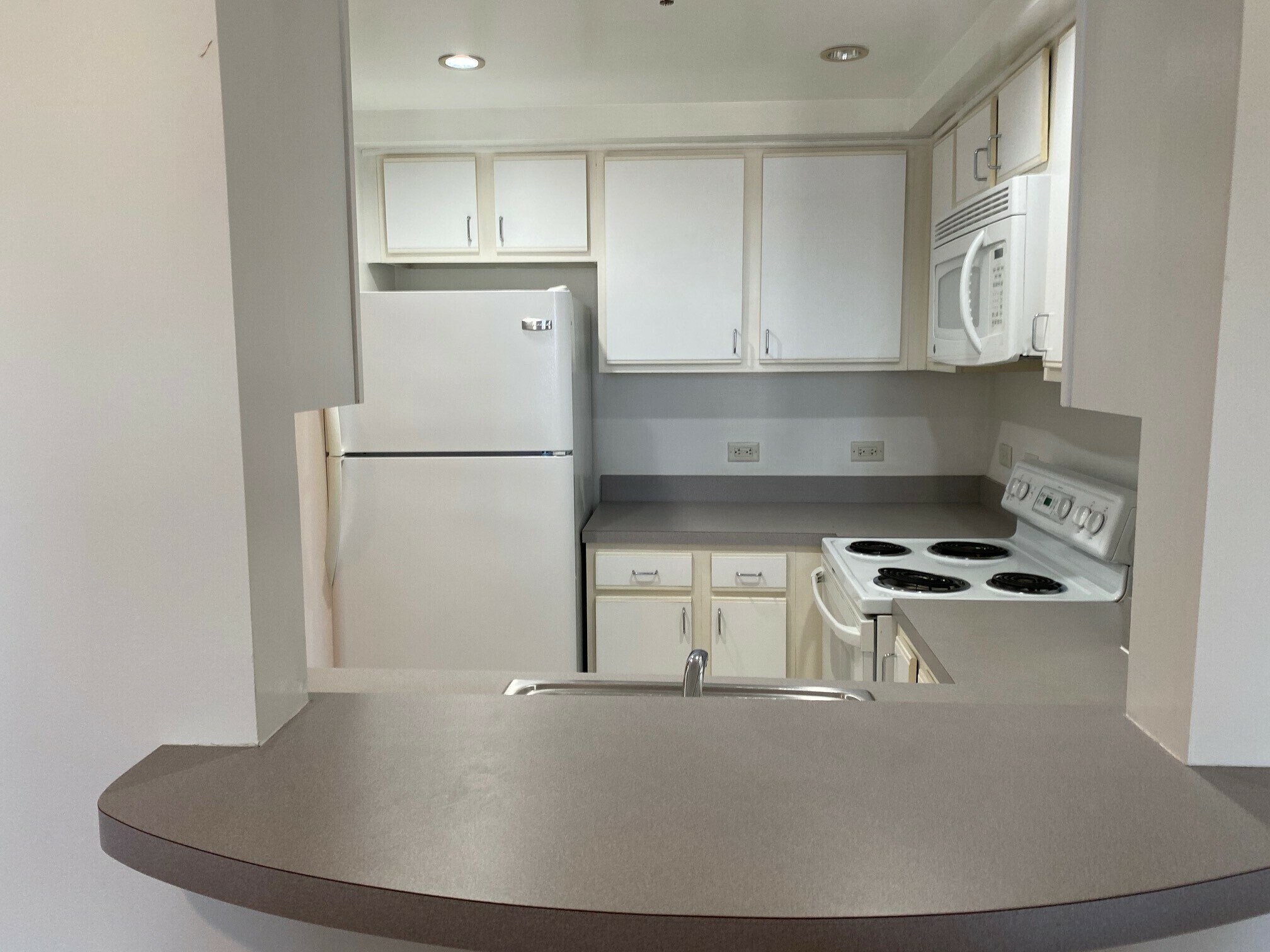 Building Photo - 536 Commonwealth Ave