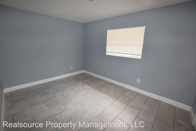 Building Photo - 2 br, 1 bath House - 4943 Pine Hills Road