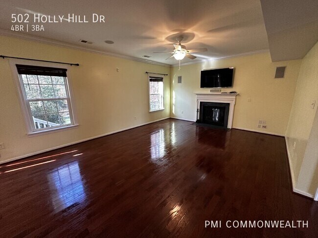 Building Photo - 502 Holly Hill Dr