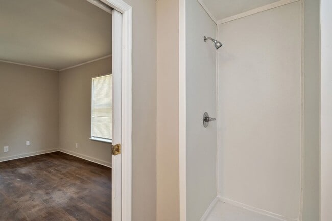 Building Photo - AVAILABLE NOW! Home for rent in Leeds AL! Close to shopping and food!