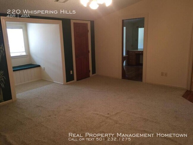 Building Photo - 220 Whispering Hill St