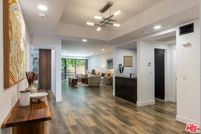 Building Photo - 1210 Kings Rd