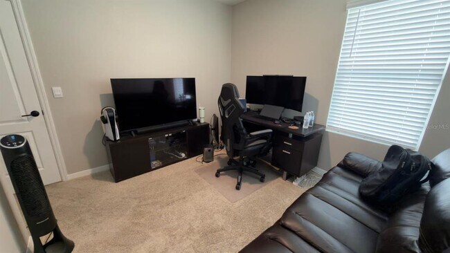 Building Photo - 1583 Barberry Dr