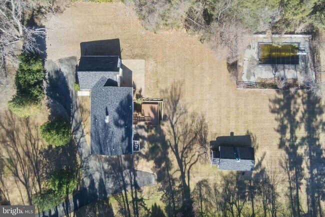 Building Photo - 901 Walker Rd