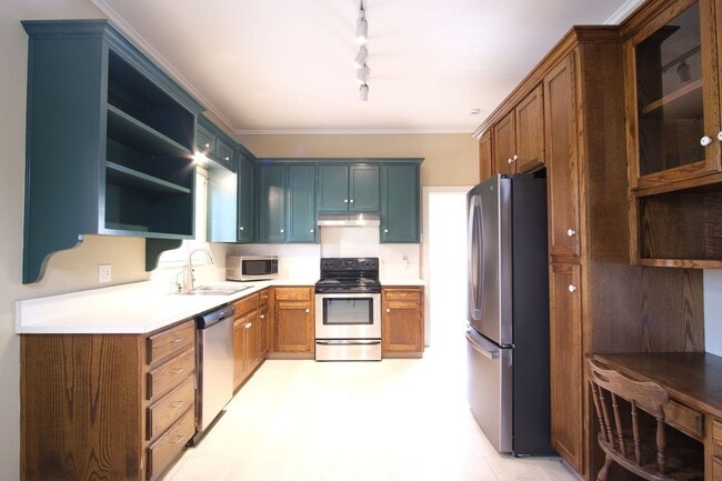 Building Photo - NOW AVAILABLE!! 2 Bedroom 1 bath in Turlock!