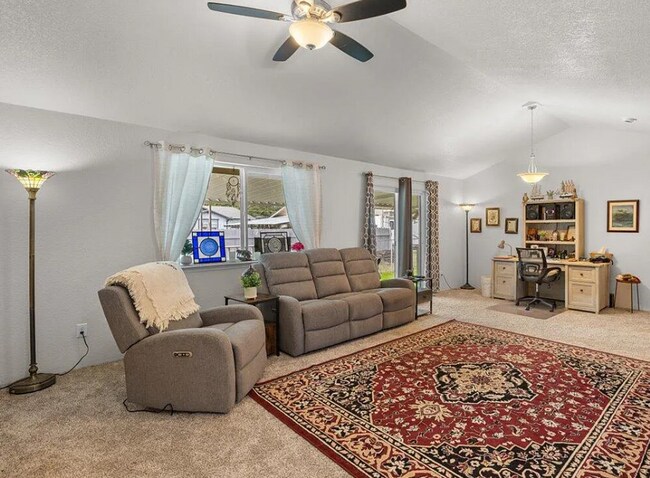 Building Photo - 3BED2BATH - NEWLY REMODELED, 2CAR GARAGE, LARGE FENCED YARD, WASHER/DRYER