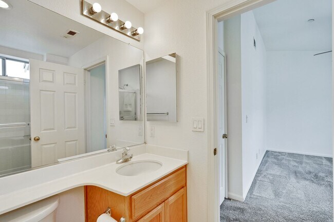Building Photo - Amazing Floor Plan Multi Level Townhome in North San Jose @ California Northpointe