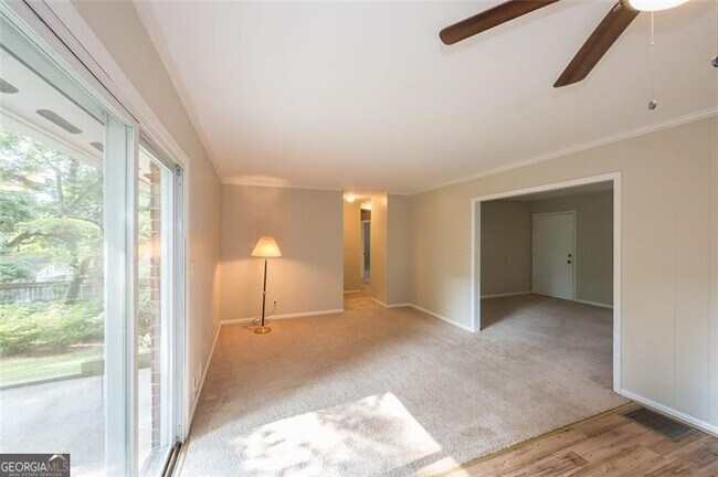 Building Photo - 4044 Forrestal Dr