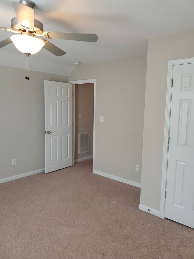 Building Photo - Gorgeous 4 Bedroom Home in Brookshire!