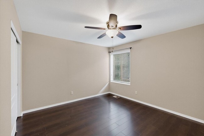 Building Photo - Executive 2 story Town house 4 Bedroom 3 b...