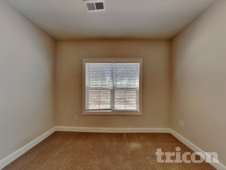 Building Photo - 89 D L Phillips Ln