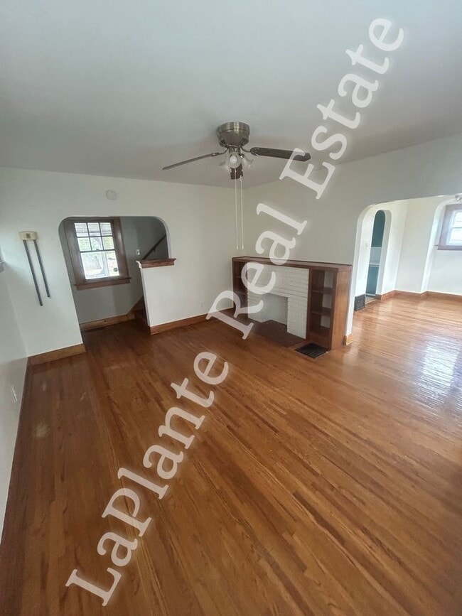 Building Photo - Cozy 3-Bedroom Home in West Toledo