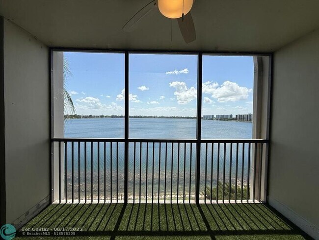 Building Photo - 110 Lake Emerald Dr
