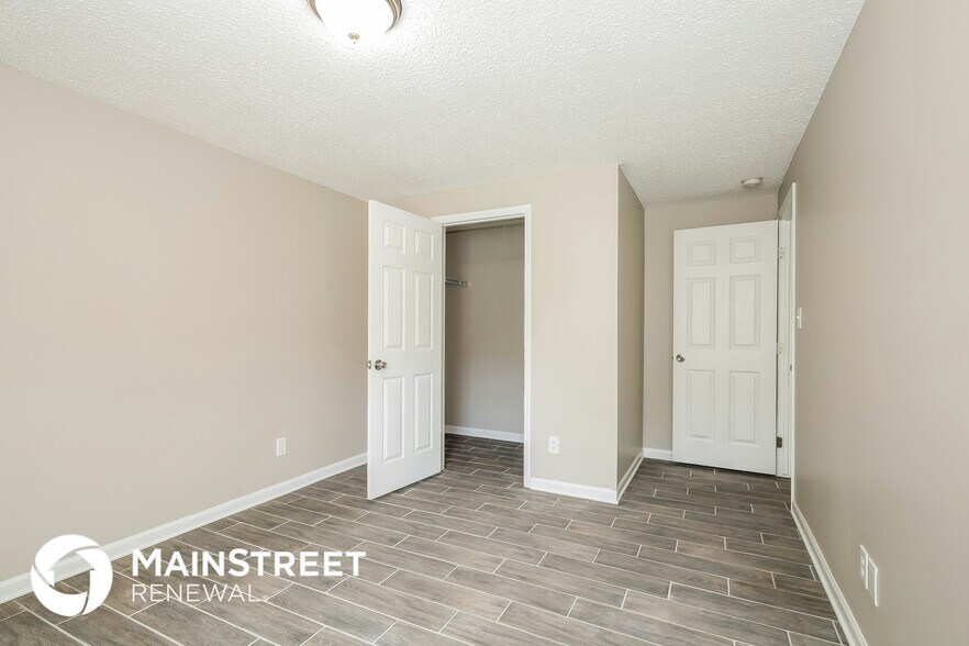 Building Photo - 8116 Ivy Falls Ct