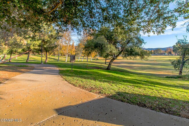 Building Photo - 576 Calle De Las Ovejas