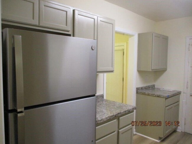 Building Photo - 2032 Rector Dr SW