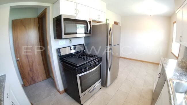 Building Photo - 1619 11th St NW