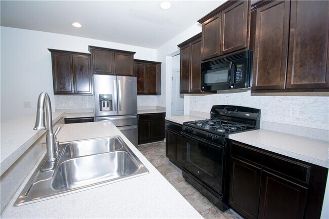 Building Photo - 162 Townview Dr