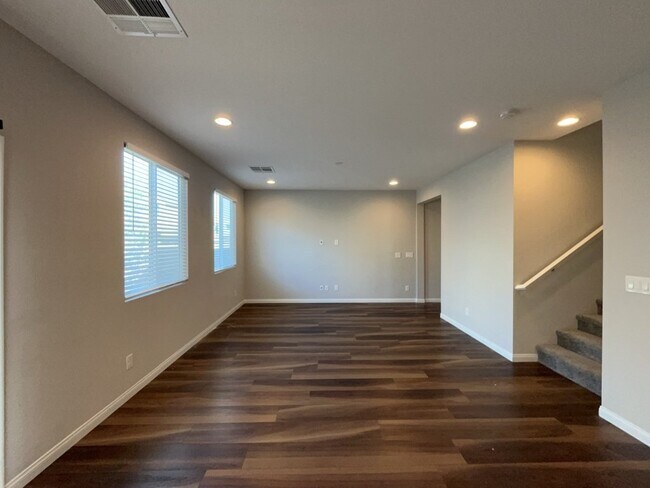 Building Photo - 2122 Bethesda Fountain Rd