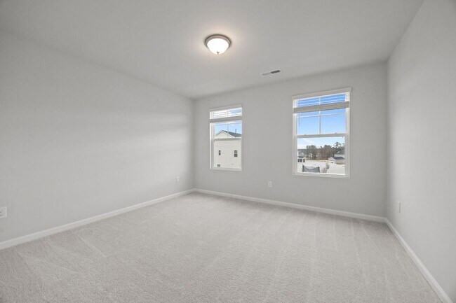 Building Photo - Charming 3BD/2.5BA Located In raleigh NC!!!