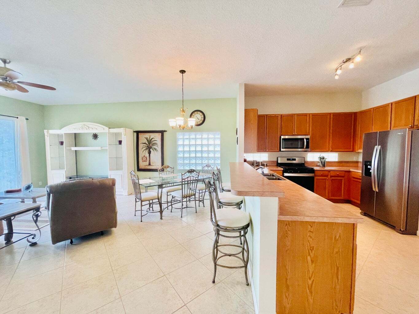 Building Photo - 137 Canterbury Pl