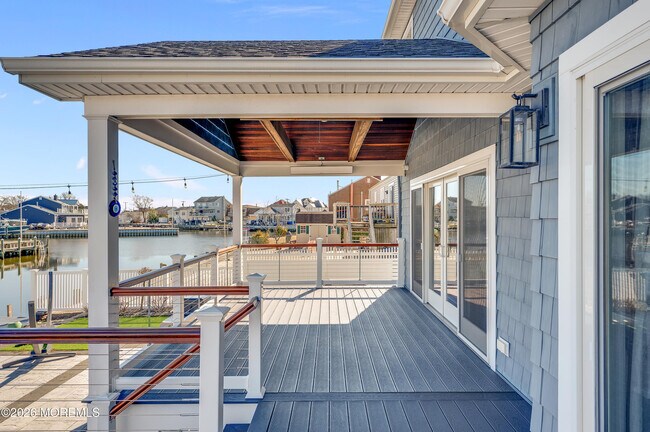 Building Photo - 18 Culebra Ave