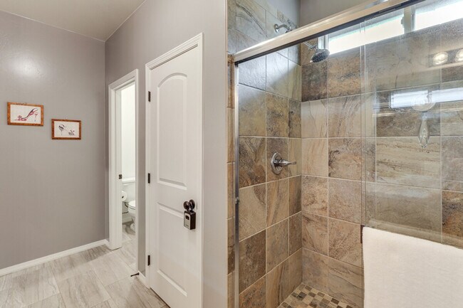 Building Photo - 12281 Pegasus Rd