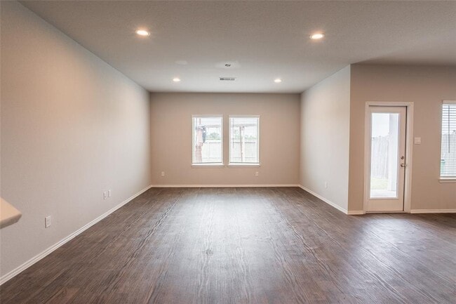 Building Photo - 21003 Seneca Willow Wy