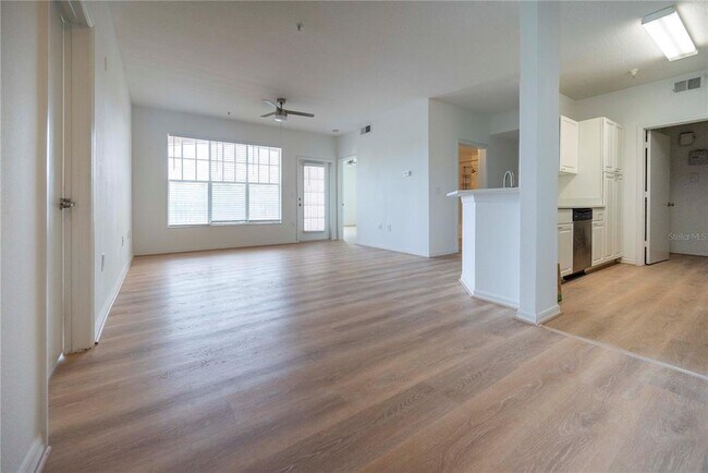 Building Photo - 5554 Metrowest Blvd