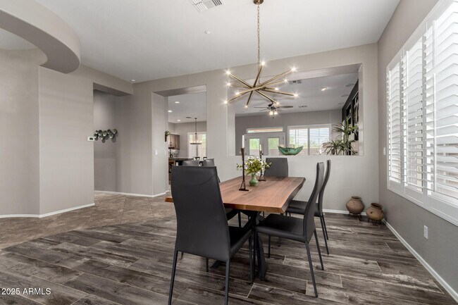 Building Photo - 2735 W Plum Hollow Dr
