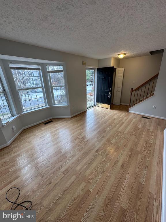 Building Photo - 104 Peridot Pl