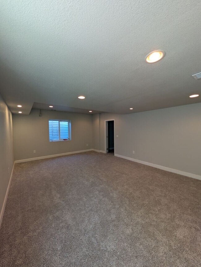 Building Photo - 22441 E Chenango Dr