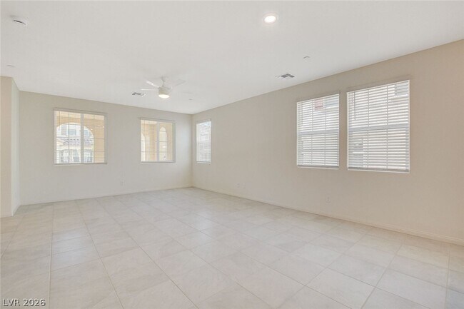 Building Photo - 2615 Esposende St