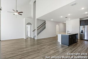 Building Photo - 204 Tiltwood Ct