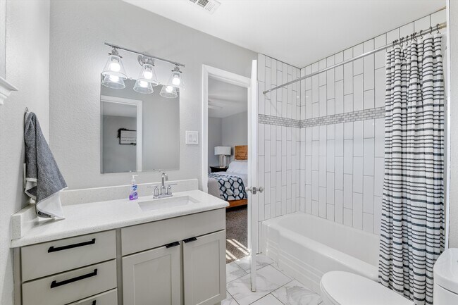 Building Photo - 2753 Larkspur Ln
