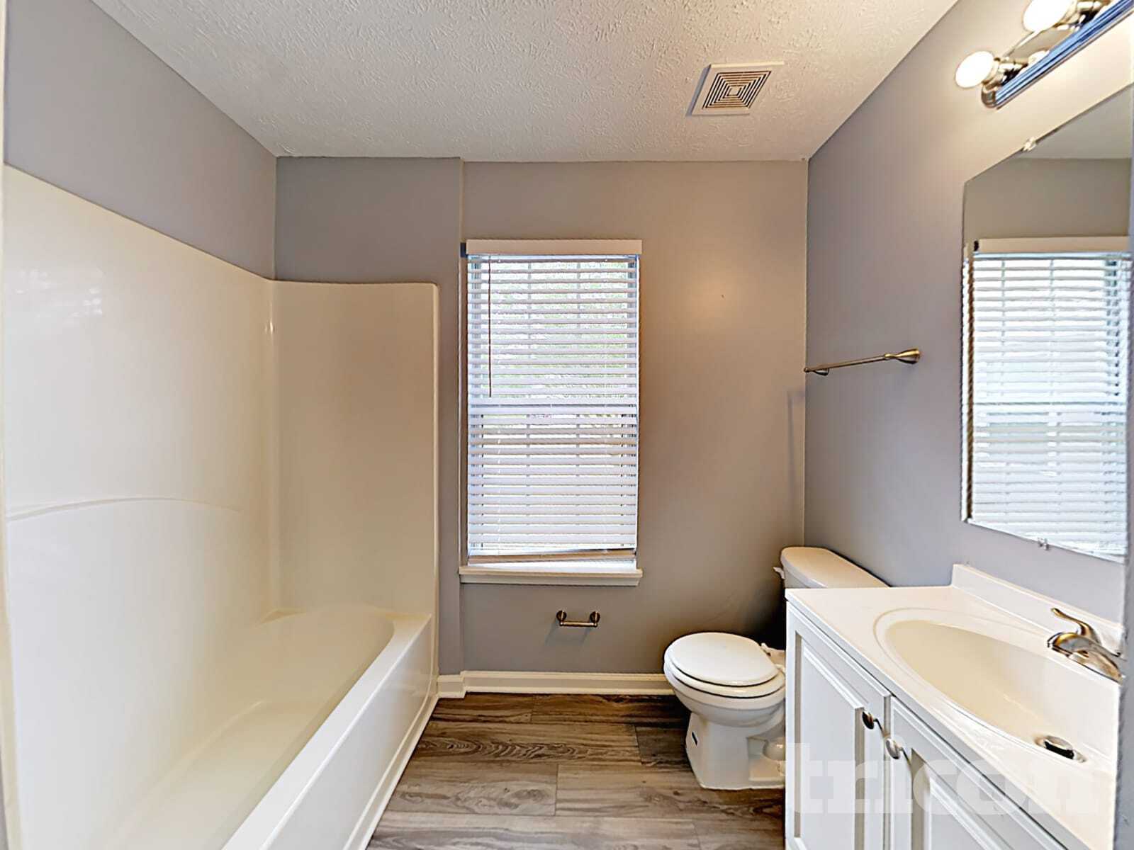 Building Photo - 1185 Mercury Dr SE