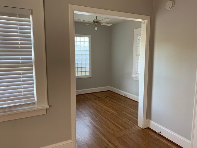 Building Photo - 2bed/1 Bath Bungalow in Rose City/Alameda