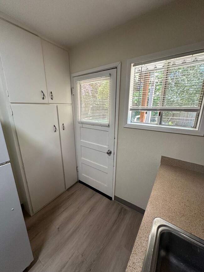 Building Photo - (474) 15th Street Apartments - 2 Bedroom /...