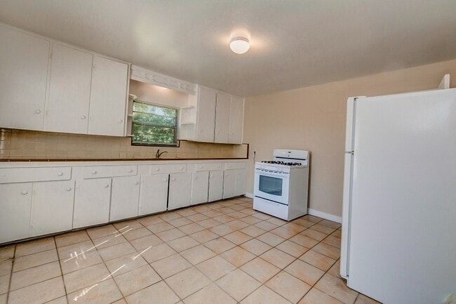 Building Photo - Homes For Rent In TX: Galena Park 77547 – Holland 3BR