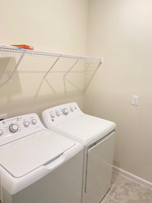 Building Photo - 9372 Tecumseh Dr