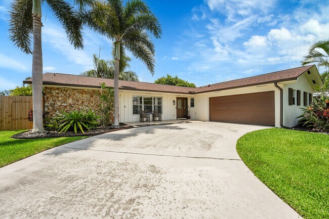 Building Photo - 4360 Elm Ave