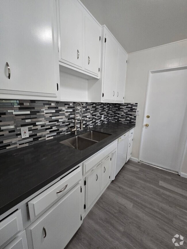Building Photo - 3209 Mona Way