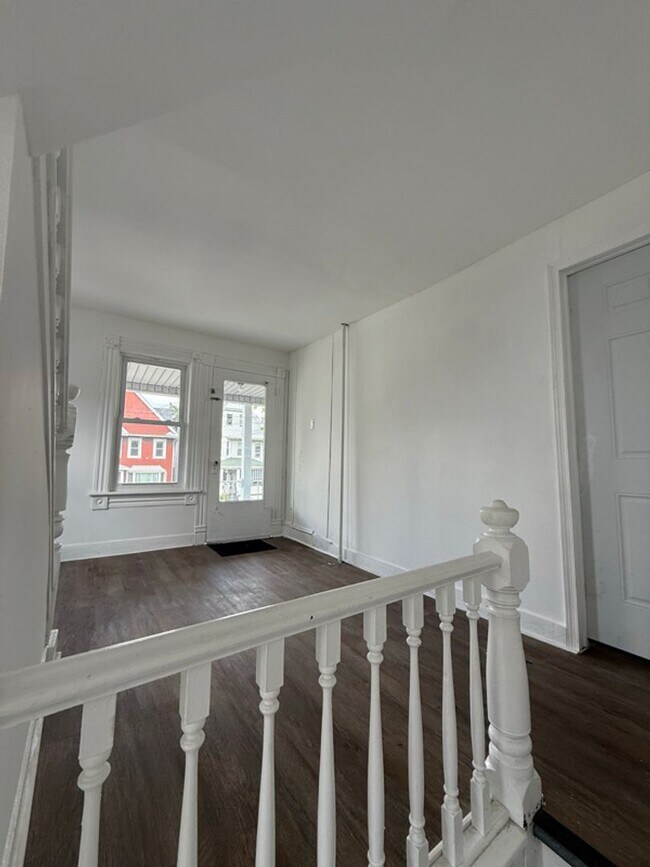 Building Photo - 1608 E Gibson St