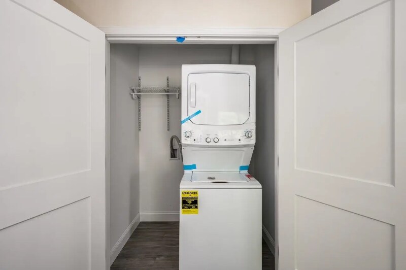 Building Photo - 725-727 Central Ave