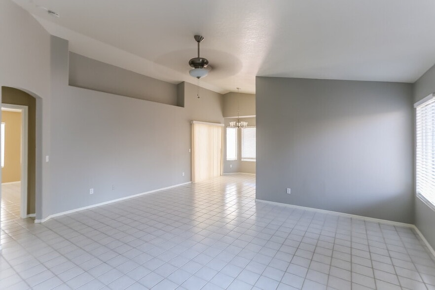 Building Photo - 6723 E Minton St