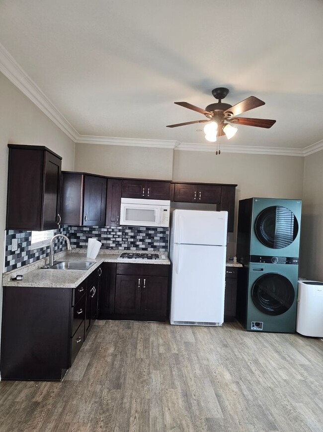 Building Photo - 1 bedroom Casita for lease with utilities ...