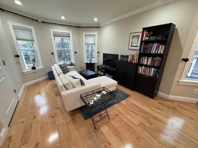 Building Photo - 11 Eliot St